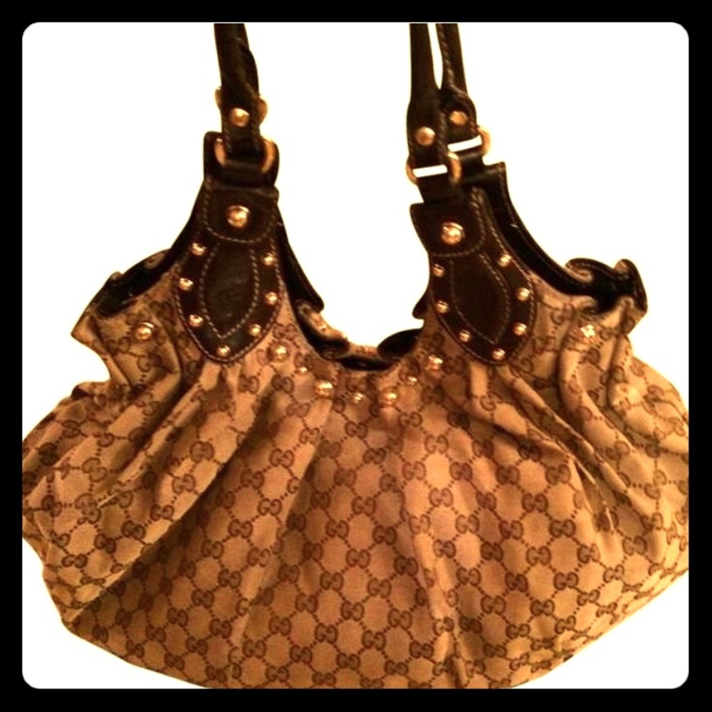 Authentic Gucci Large Pelham Purse !